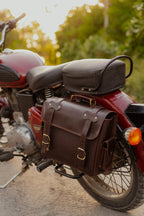 TharLion Vintage Pure Leather Motorcycle Saddlebag – Handcrafted Heritage on Every Ride